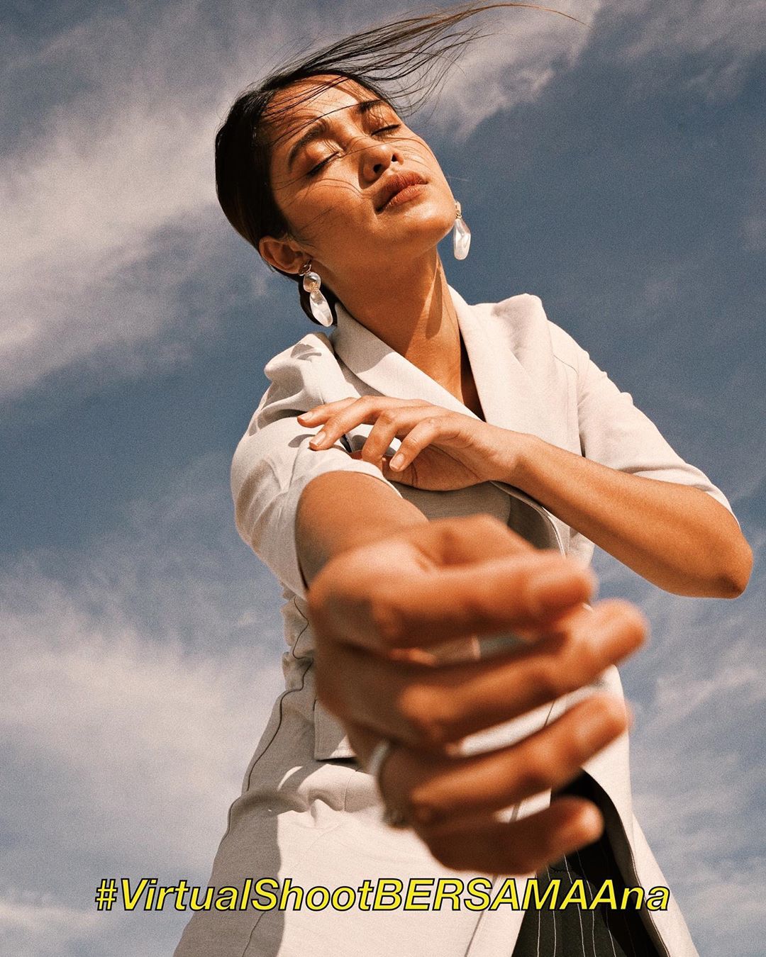 5 Tren Cara Foto Ala TikTok, Perlu Kamu Coba di Rumah - Trend