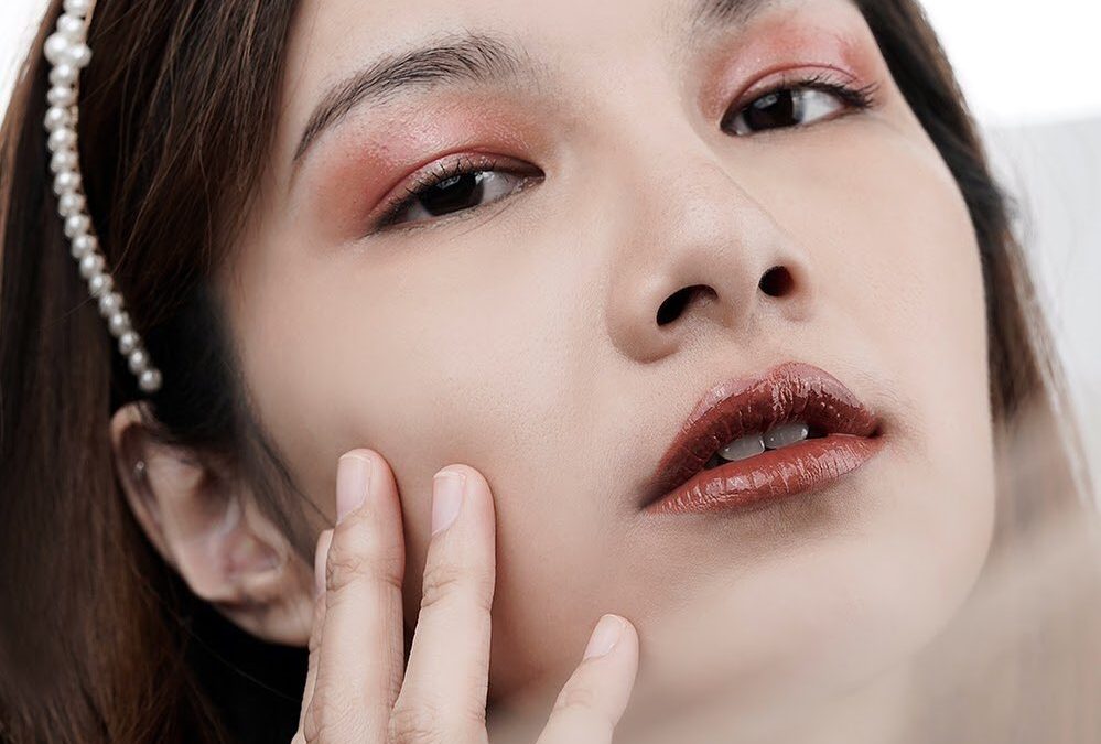 Cara Membuat Makeup Tetap Glowing Natural Selama Pandemi