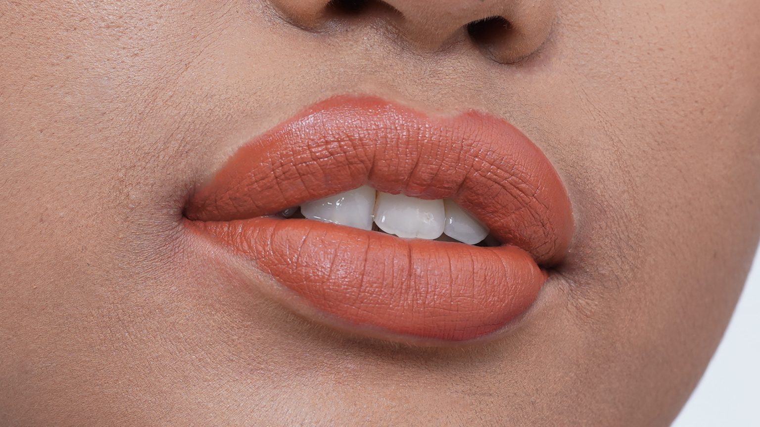 Glos Bibir Fenty Beauty – Sesuai Untuk Semua Warna Bibir?